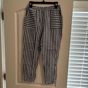 Final Touch Blue and White Striped Capris with Elastic Waist